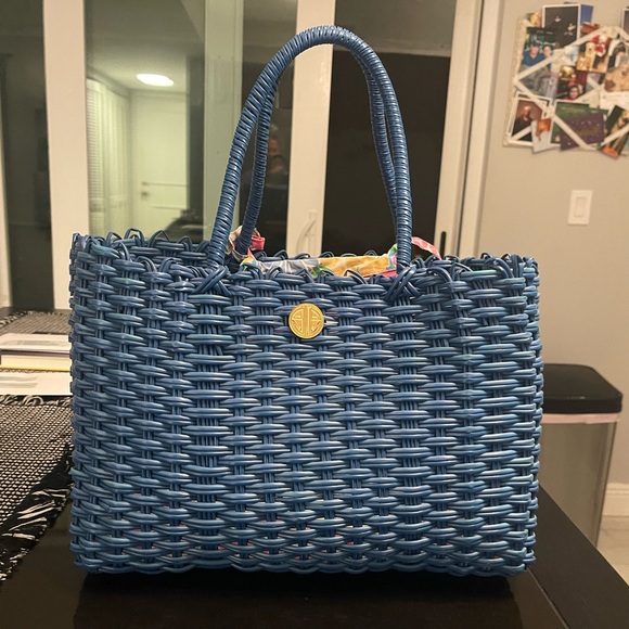 Lilly Pulitzer Handbags - Lilly Pulitzer Blue Woven Tote